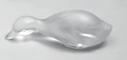 LALIQUE France.
Two sparrows and a duckling...