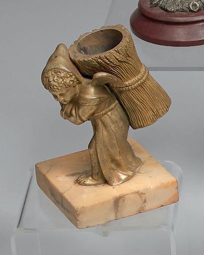Gilt bronze pyrogen, representing an angel...