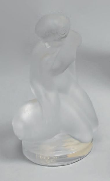 LALIQUE France.
Statuette representing Leda...