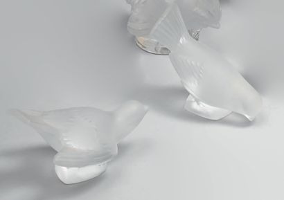 LALIQUE France.
Two sparrows and a duckling...