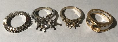 Set of four 18K (750) yellow or white gold...