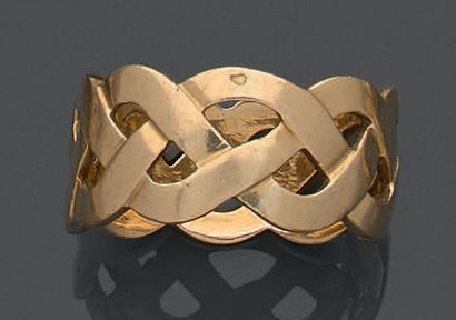 Ring in 18K (750) yellow gold, with an openwork...