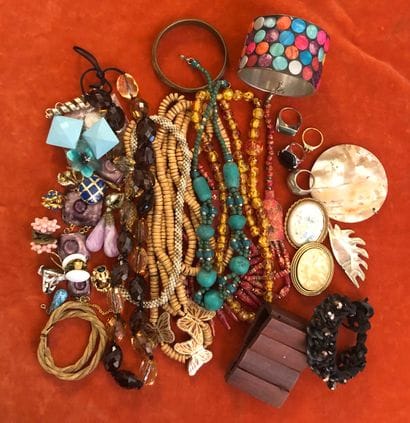 Set of costume jewellery in various materials,...