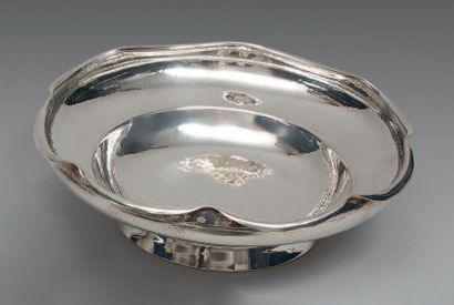 Coupe sur talon en argent martelé (800),...