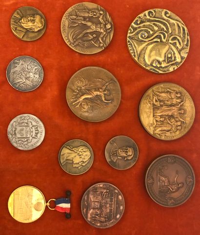 Set of fourteen medals in bronze, gilt bronze...