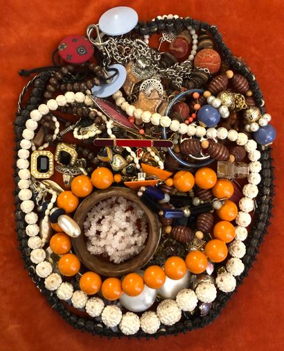 Set of costume jewellery in various materials,...