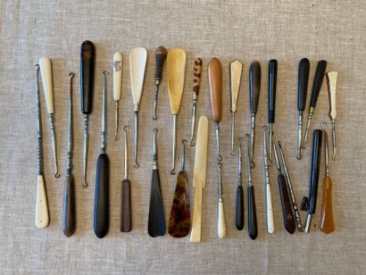 Set of shoehorns with bone, ivory, bakelite,...
