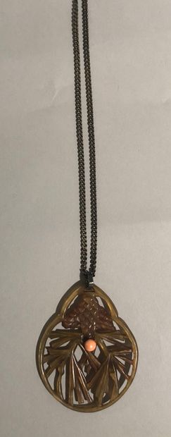Large pendant in blond horn and coral ball,...