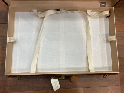 Louis VUITTON, n° 920894. Hard case, Alzer...