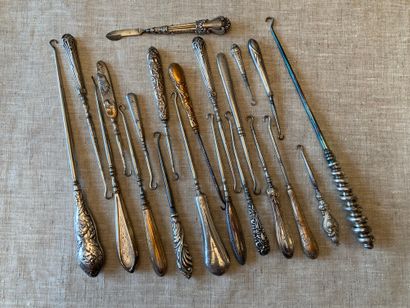 
Set of shoe-pullers, most of them with metal...