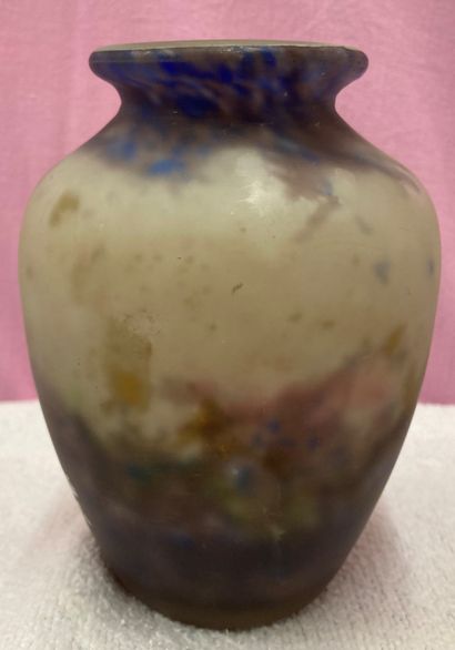 MÜLLER Frères, Lunéville. Vase out of glass,...