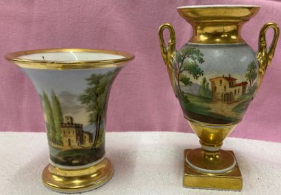 PARIS, XIXe siècle. Deux petits vases en...