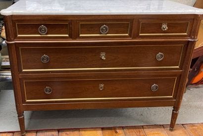 Mahogany chest of drawers with brass moldings,...