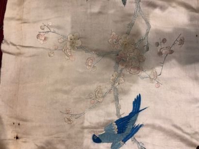 
Set of embroidered silk with beige background...