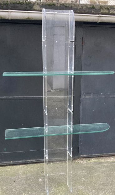 
Shelf, the uprights in plexiglass curved...