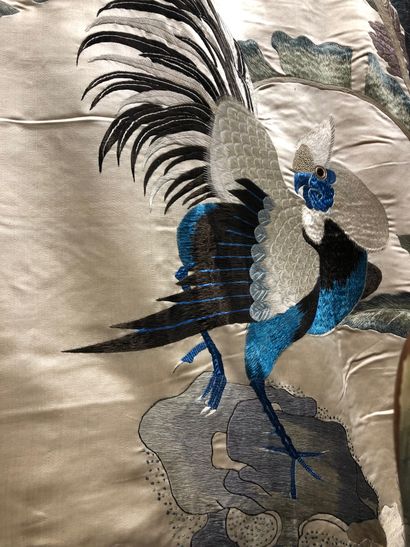 
Set of embroidered silk with beige background...
