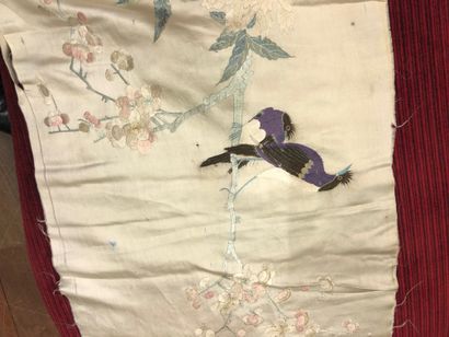 
Set of embroidered silk with beige background...