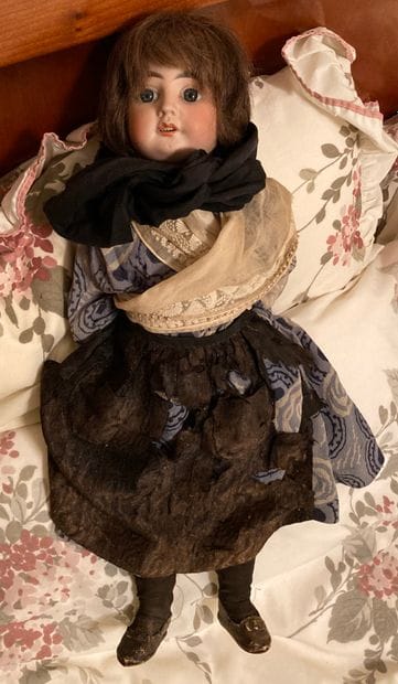 Doll, the head in porcelain, marked 