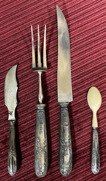 Cutting service, handles in filled silver...