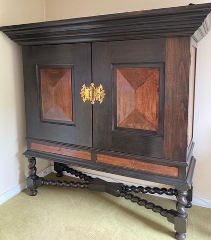 Important cabinet in natural wood with dark...