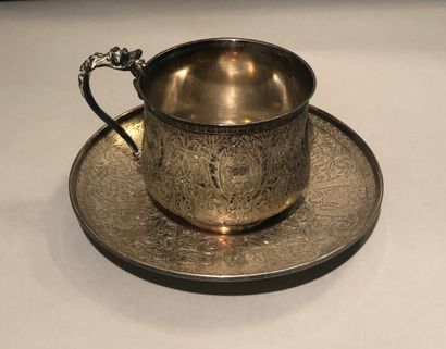 Silver cup and saucer (925), decorated with...