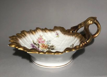 Porcelain shell cup, decorated with flowers...