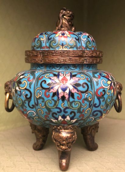 CHINA, 20th century. Small covered tripod...