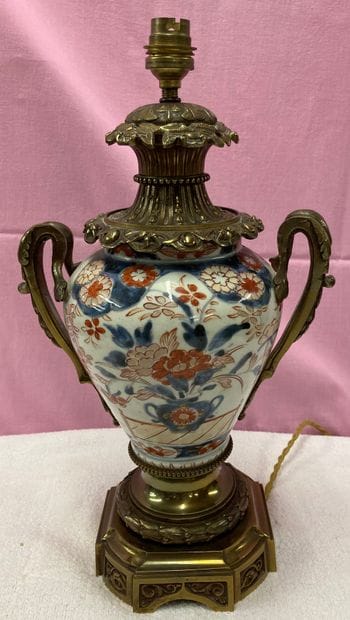 Vase en porcelaine en bleu sous couverte...