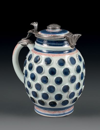 Japanese porcelain covered pot, Arita kilns,...