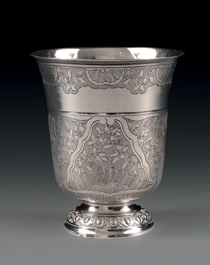 Silver tulip kettle, the pedestal with oval...