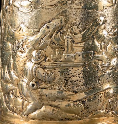 Covered mug in vermeil, of cylindrical form,...