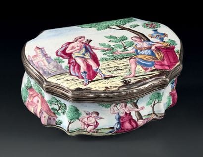 Snuffbox in polychrome enamel, with contours,...