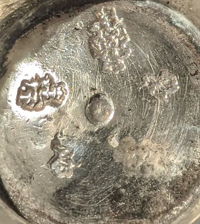 Silver tulip-shaped kettle, the pedestal...