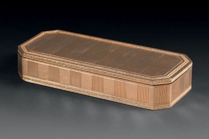 Rectangular gold snuffbox with guilloche...