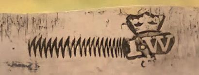 Silver snuffbox, with contours, the lid chased...