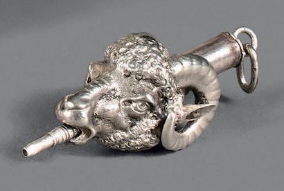 Petit porte-mine en argent, en forme de tête...