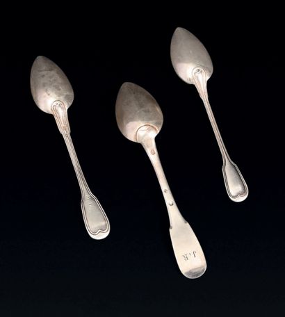 Trois cuillères à café en argent, modèle...