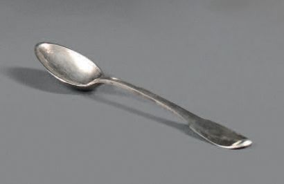 Cuillère à sel en argent, modèle uni-plat.
Peut-être...