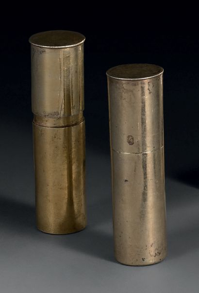 Deux étuis porte-louis en vermeil, pour un,...