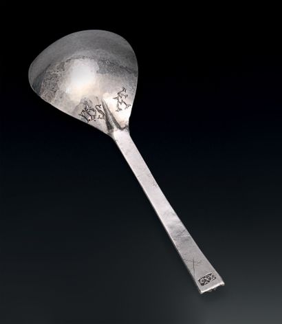 Spoon in silver, the straight handle finished...