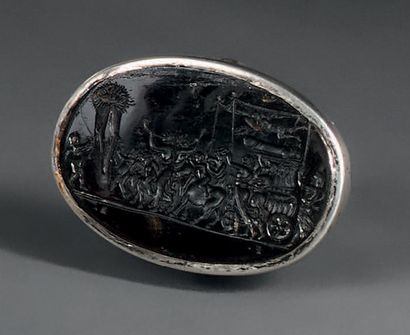 Cachet ovale en argent, serti d'une intaille...