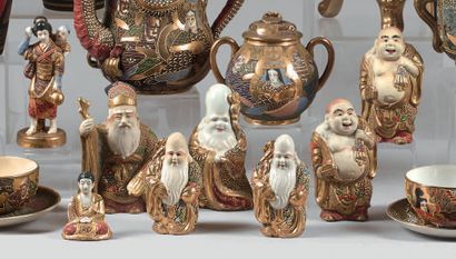 JAPON, Fours de Satsuma - XXe siècle.
Set...