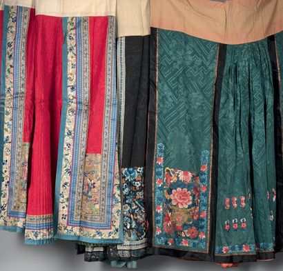 CHINE - XIXe siècle.
Set of five skirts 