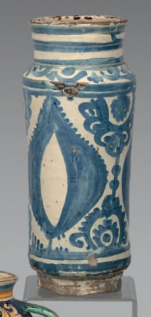 ESPAGNE, XVIe siècle.
Albarello in earthenware,...