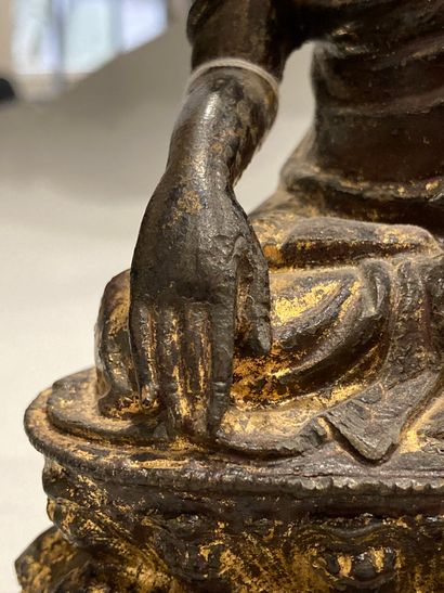 CHINE - Époque MING (1368-1644).
Statuette...