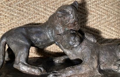 Roger GODCHAUX (1878-1958) :
LION CUBS PLAYING....