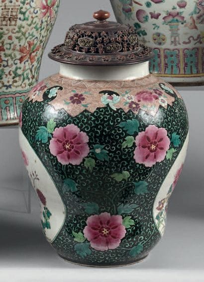 CHINE - XIXe siècle.
Polychrome enamelled...