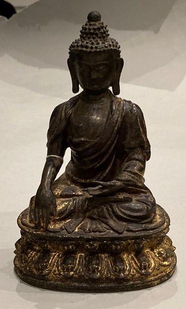 CHINE - Époque MING (1368-1644).
Statuette...