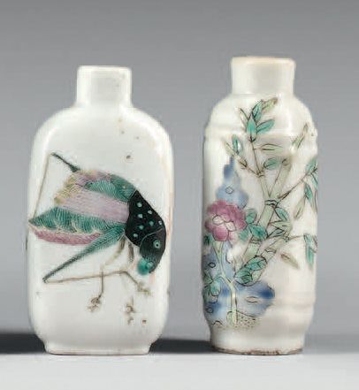 CHINE - XIXe siècle.
Two porcelain snuff...