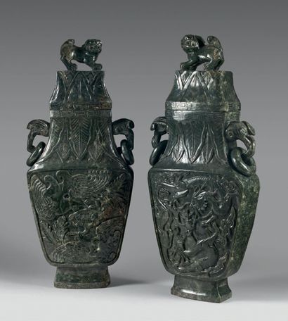 CHINE - XIXe siècle.
Pair of large covered...